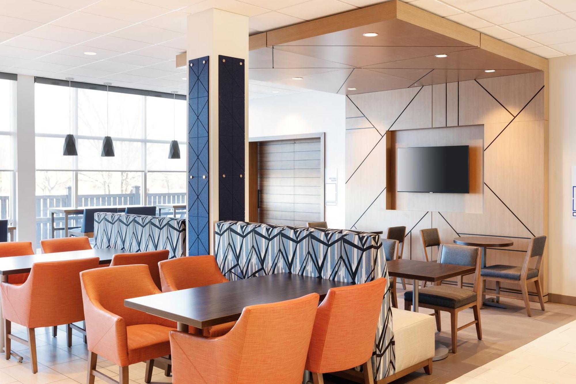 Holiday Inn Express Layton - I-15 By Ihg Exterior photo